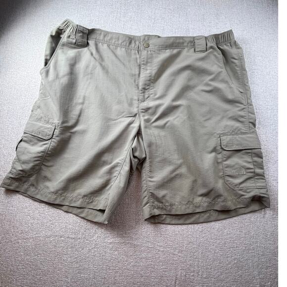 The North Face Men’s 3XL Tan Cargo Shorts Outdoor Hiking Utility Style Rugged - Picture 1 of 7